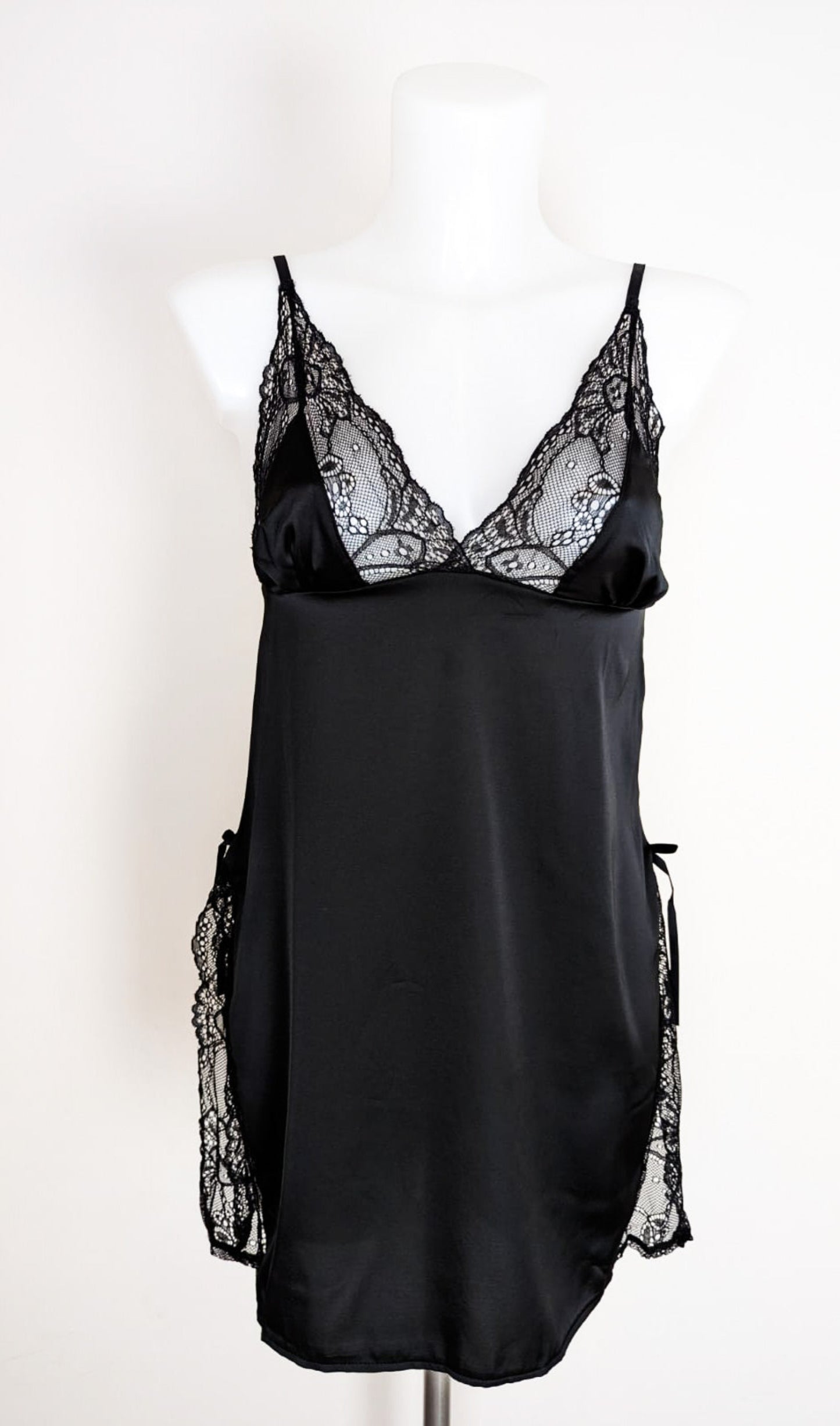 Falling For You - Black 3 piece silk luxury set
