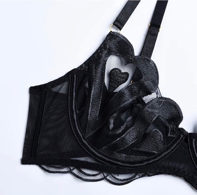 3 piece black lingerie set, luxury sexy lingerie, bra close up